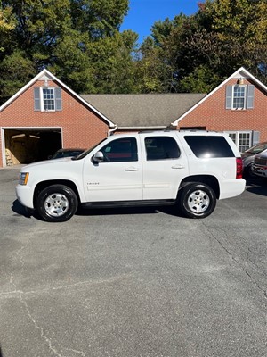 Picture of a 2011 Chevrolet Tahoe LT 4WD