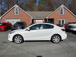 Picture of a 2013 Mazda MAZDA3 i Sport 4-Door