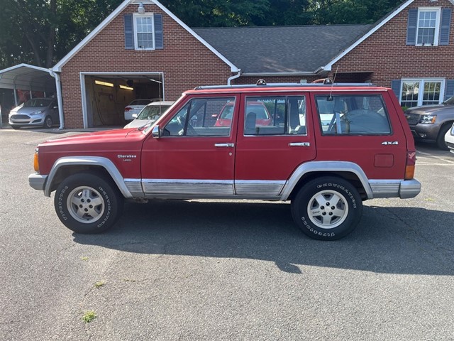 Jeep Cherokee Laredo 4-Door 4WD in King