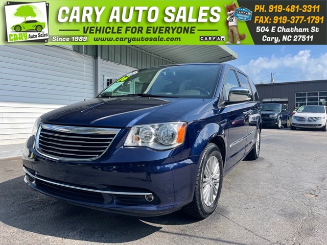 CHRYSLER TOWN & COUNTRY TOURING L in Cary