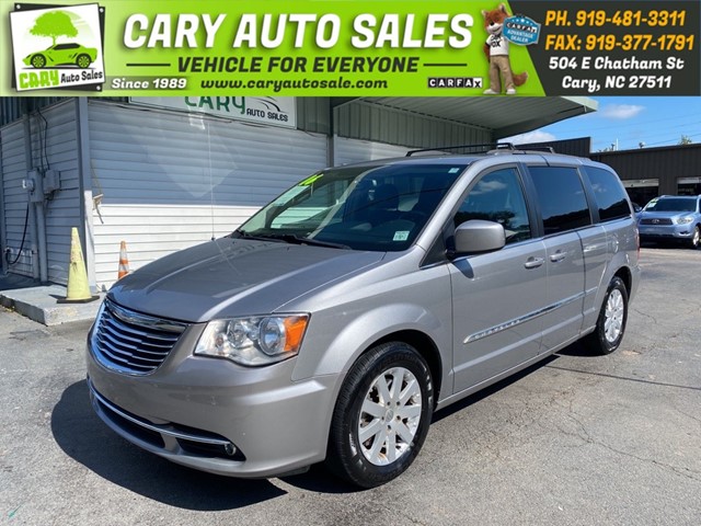 CHRYSLER TOWN & COUNTRY TOURING in Cary