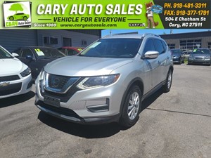 Picture of a 2017 NISSAN ROGUE SV AWD