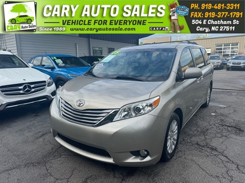 2015 TOYOTA SIENNA XLE