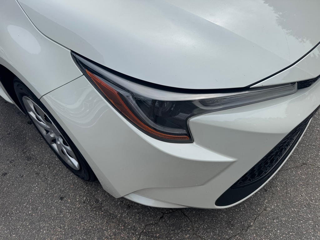 2021 Toyota Corolla LE photo 10