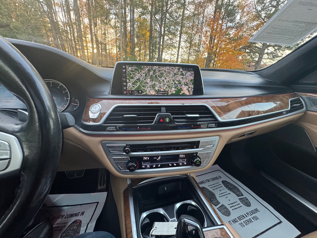 2018 BMW 7 Series 750i photo 26