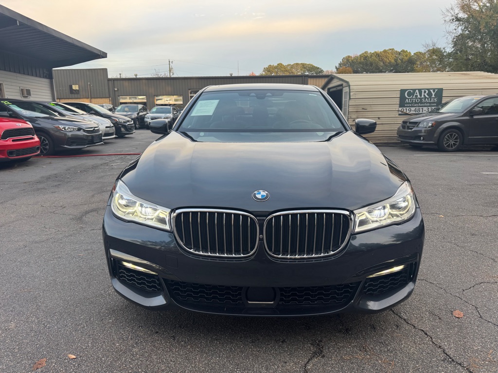 2018 BMW 7 Series 750i photo 3