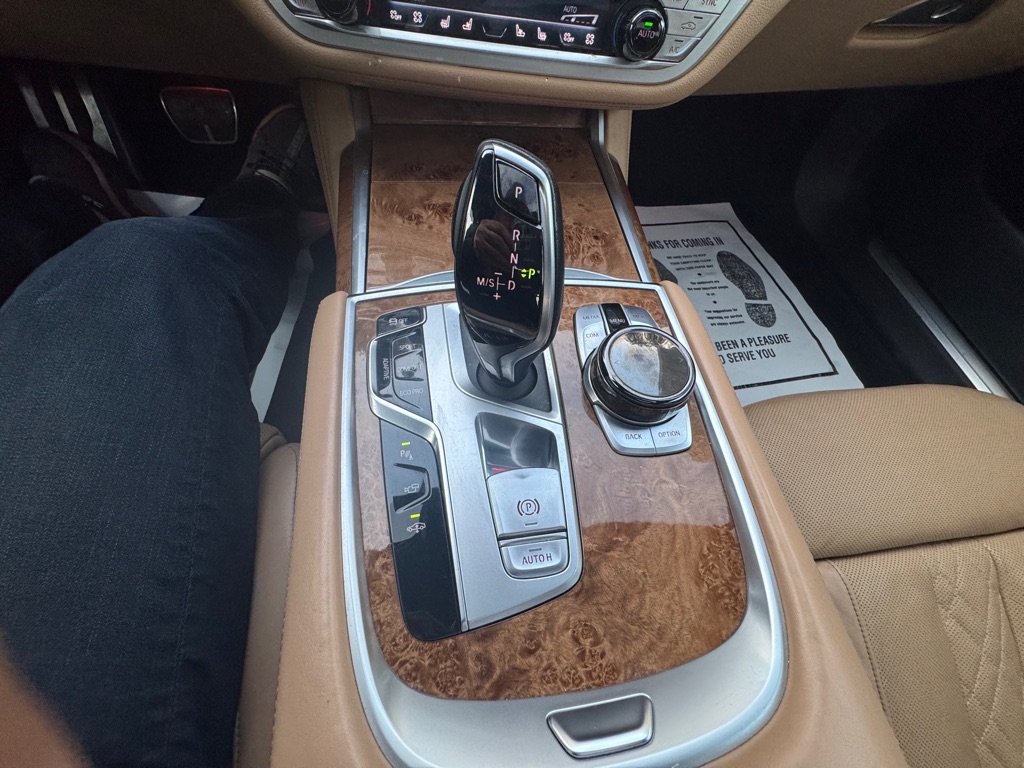 2018 BMW 7 Series 750i photo 33