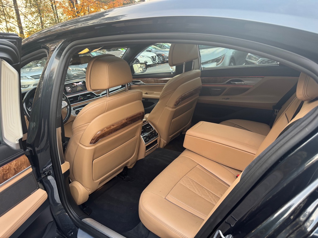 2018 BMW 7 Series 750i photo 42