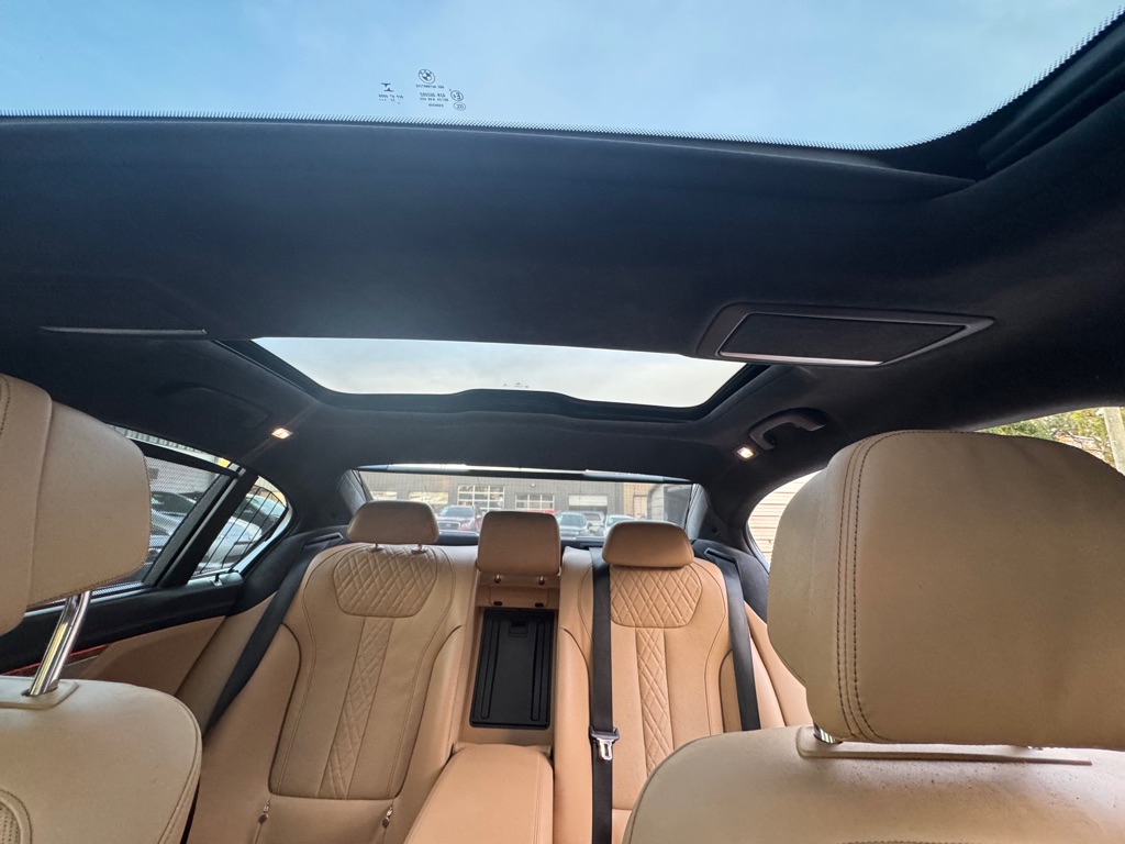 2018 BMW 7 Series 750i photo 55