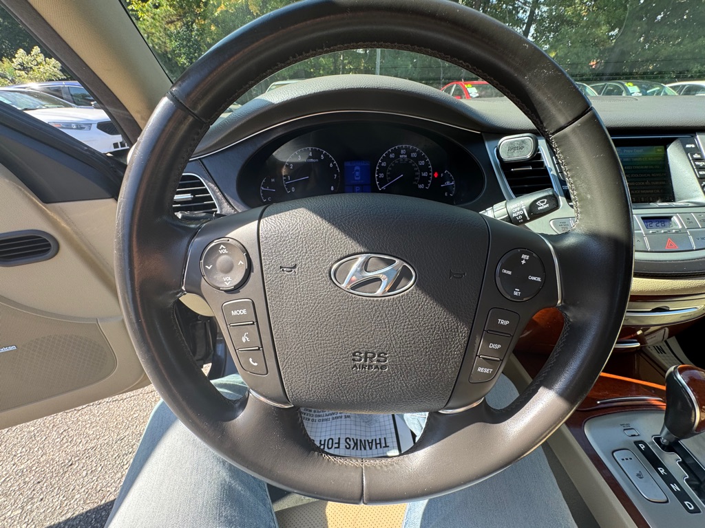 2013 Hyundai Genesis 3.8 photo 14