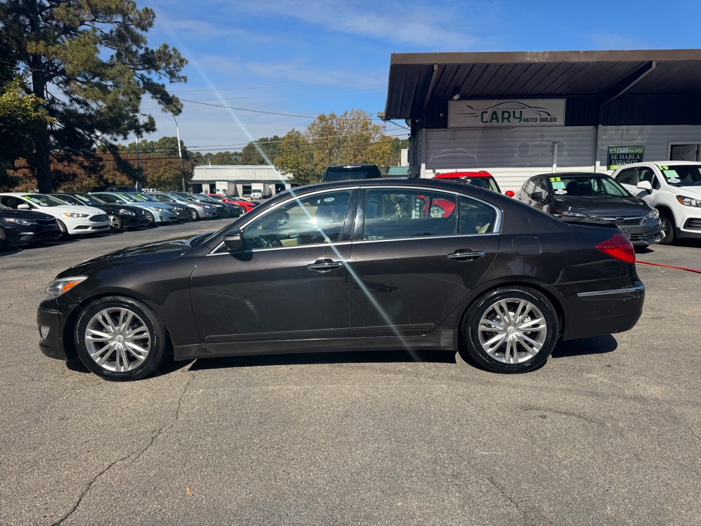 2013 Hyundai Genesis 3.8 photo 4