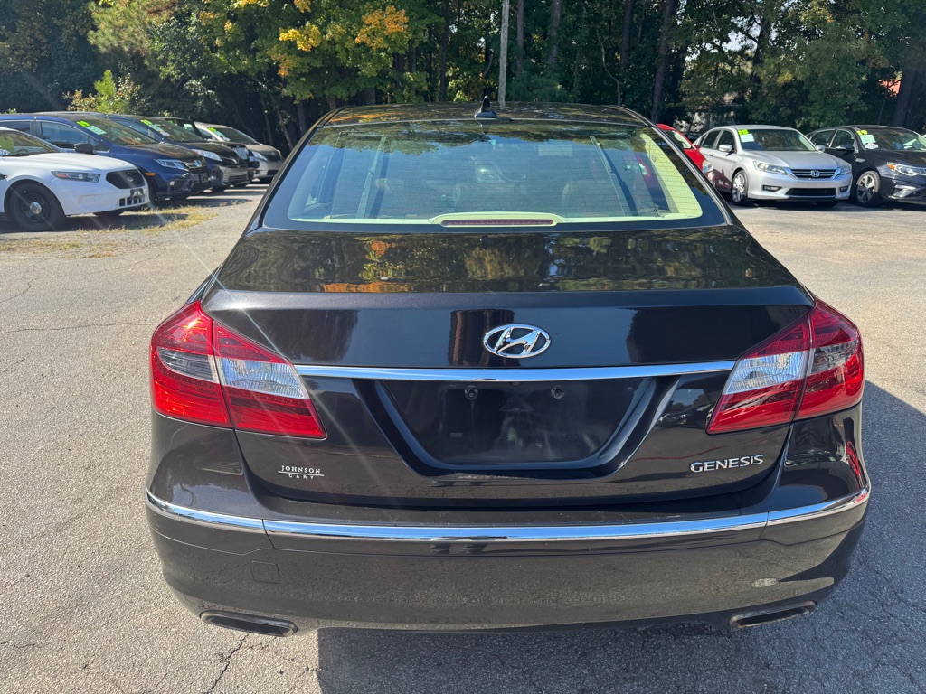 2013 Hyundai Genesis 3.8 photo 6