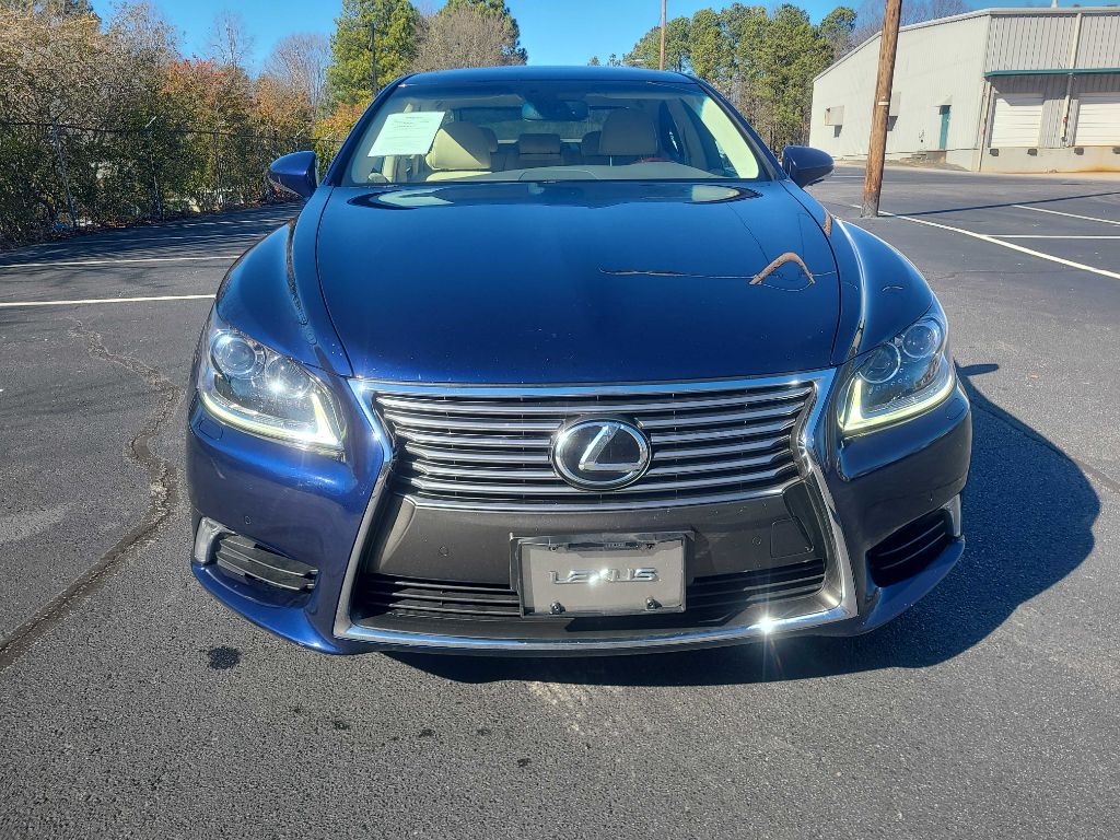 2013 Lexus LS Base photo 2