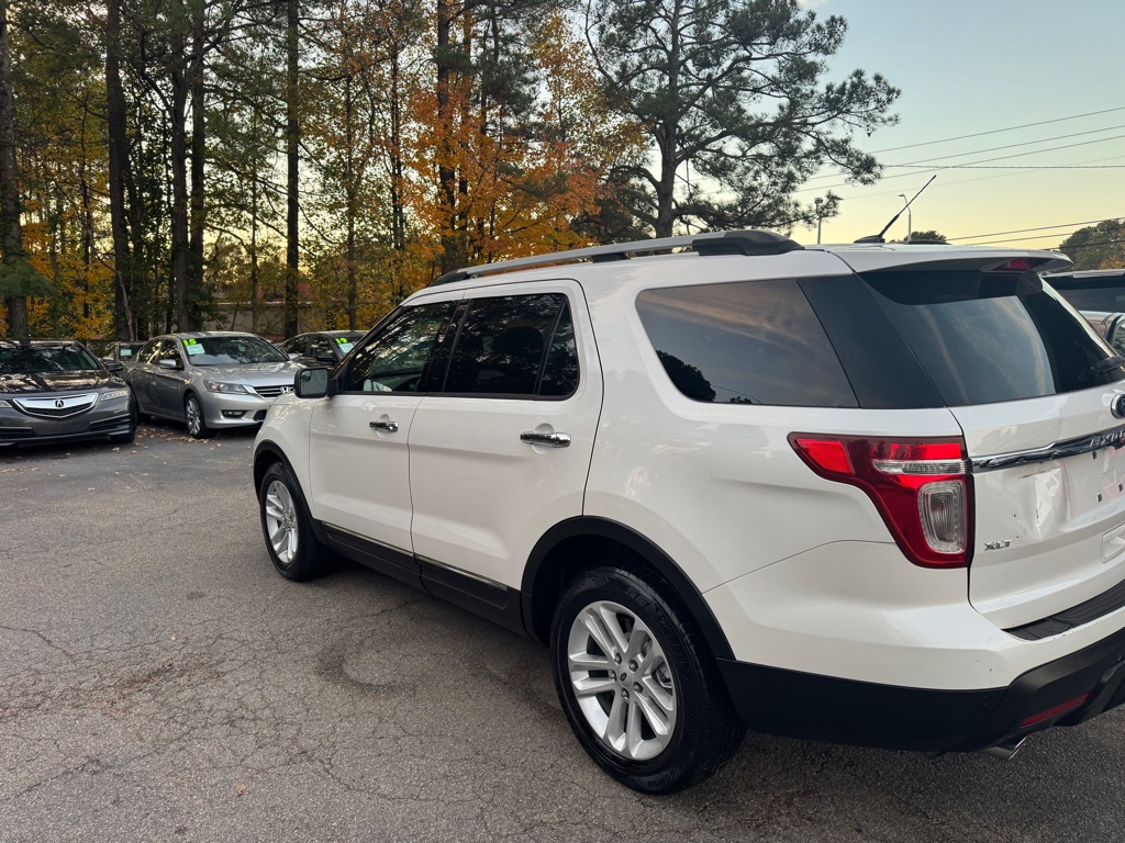 2013 Ford Explorer XLT photo 4