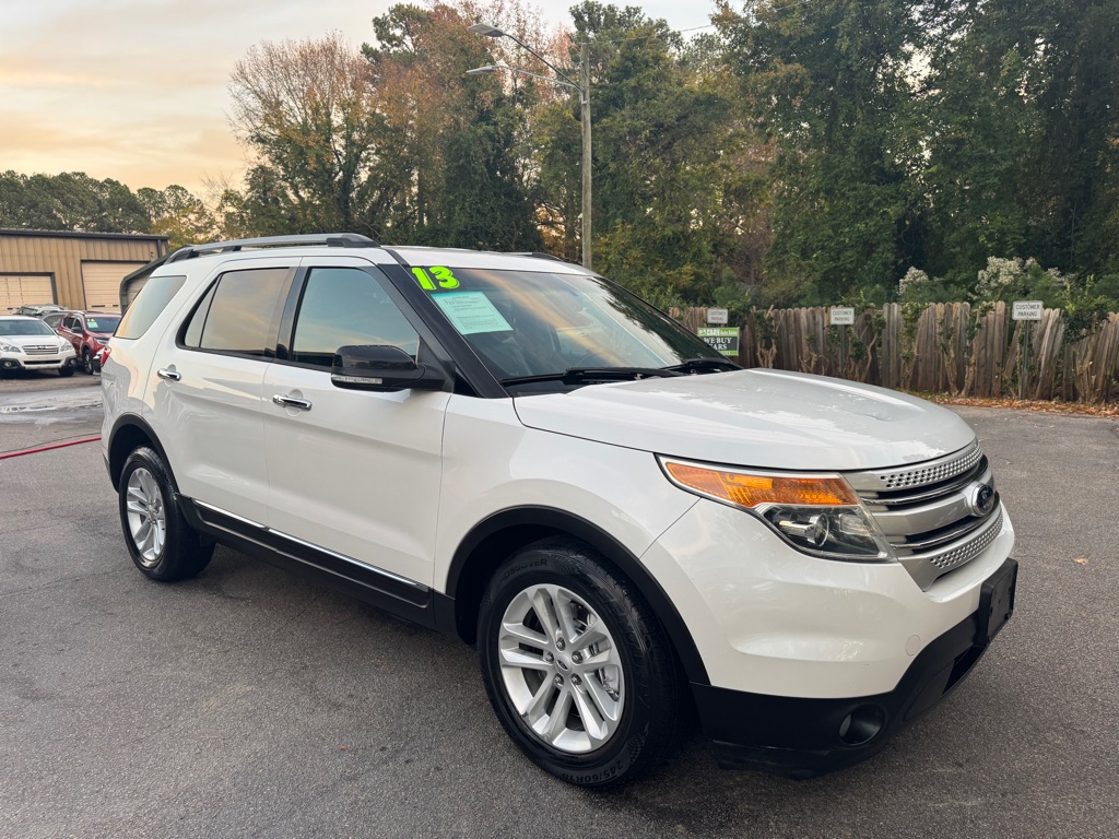 2013 Ford Explorer XLT photo 7