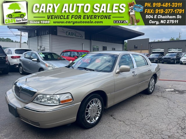 LINCOLN TOWN CAR SIGNATURE LIMIT in Cary