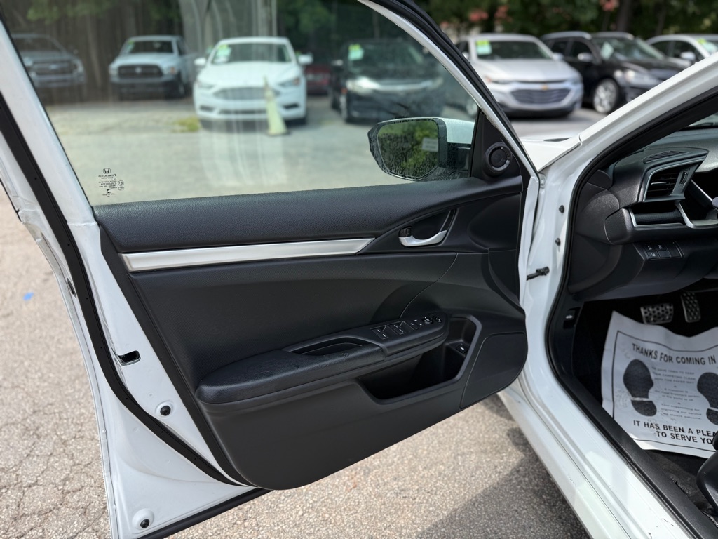 2019 Honda Civic Sport photo 9