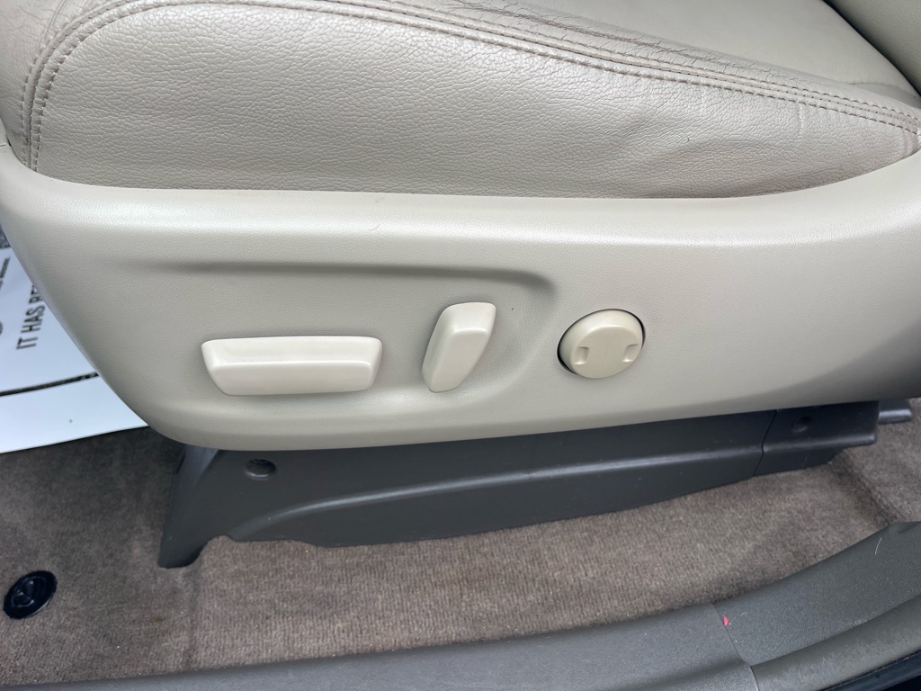 2013 Toyota Sienna XLE photo 11