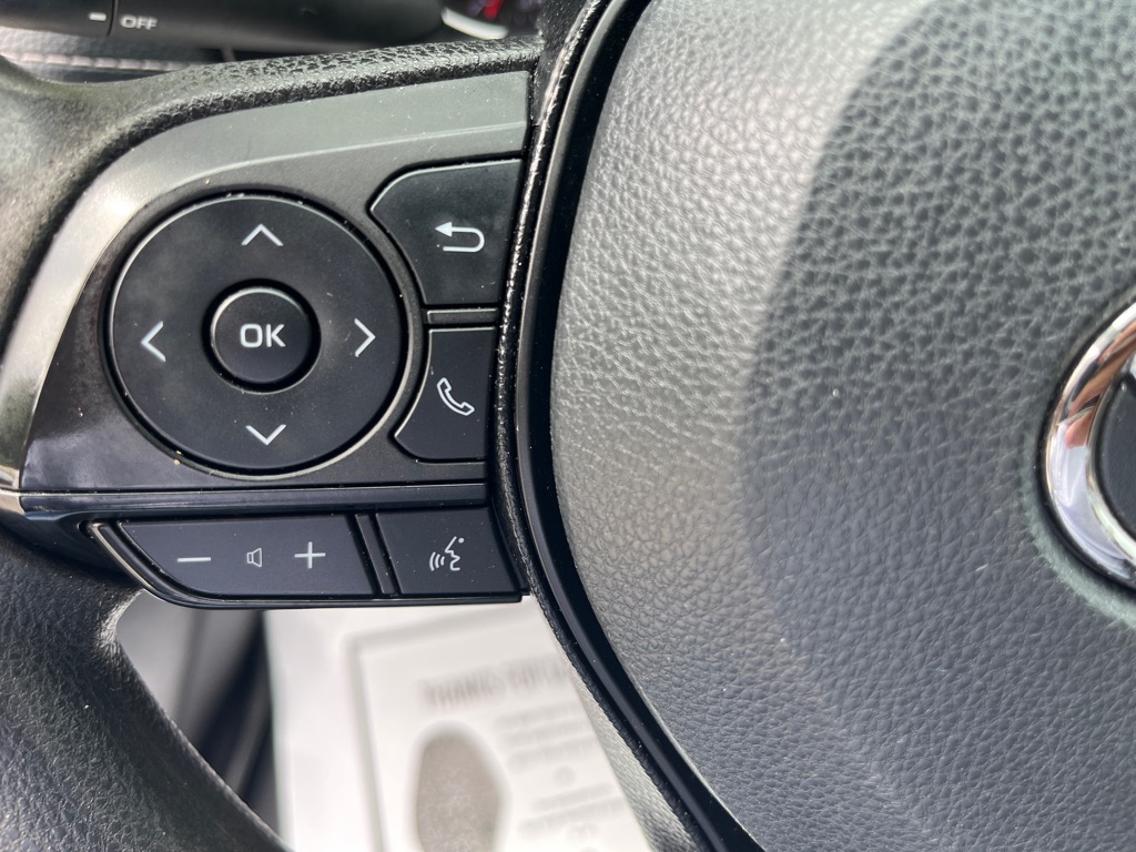 2021 Toyota RAV4 LE photo 11