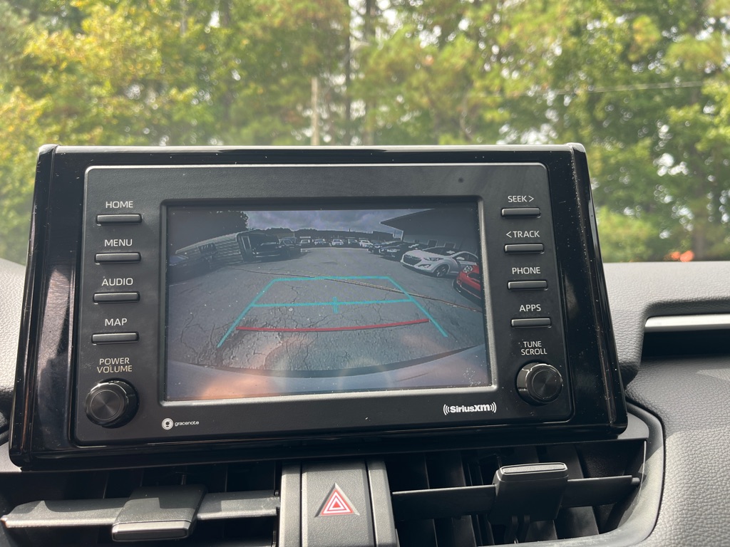 2021 Toyota RAV4 LE photo 13
