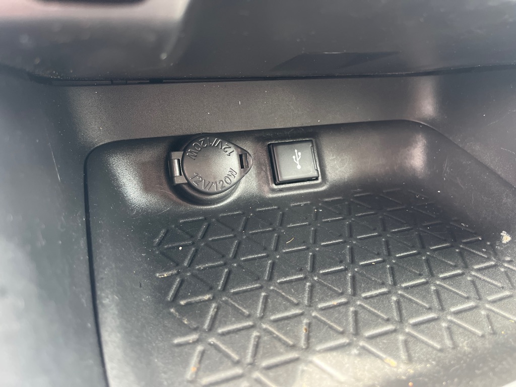 2021 Toyota RAV4 LE photo 15