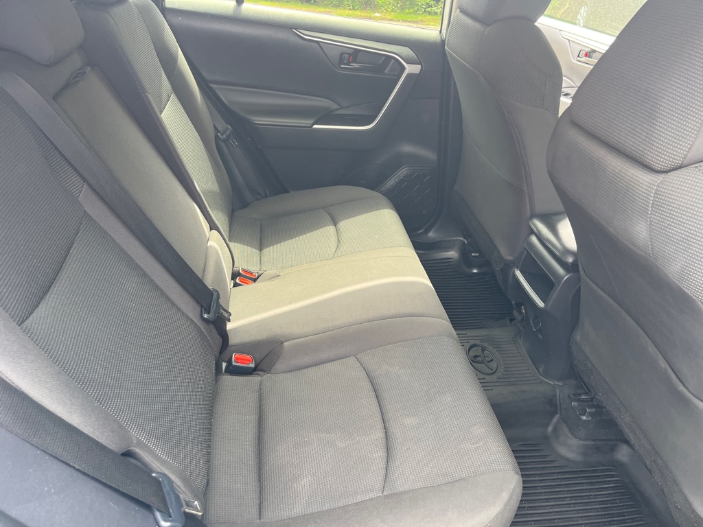 2021 Toyota RAV4 LE photo 22