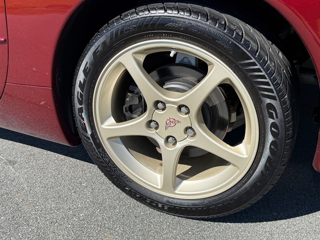 2003 Chevrolet Corvette photo 21