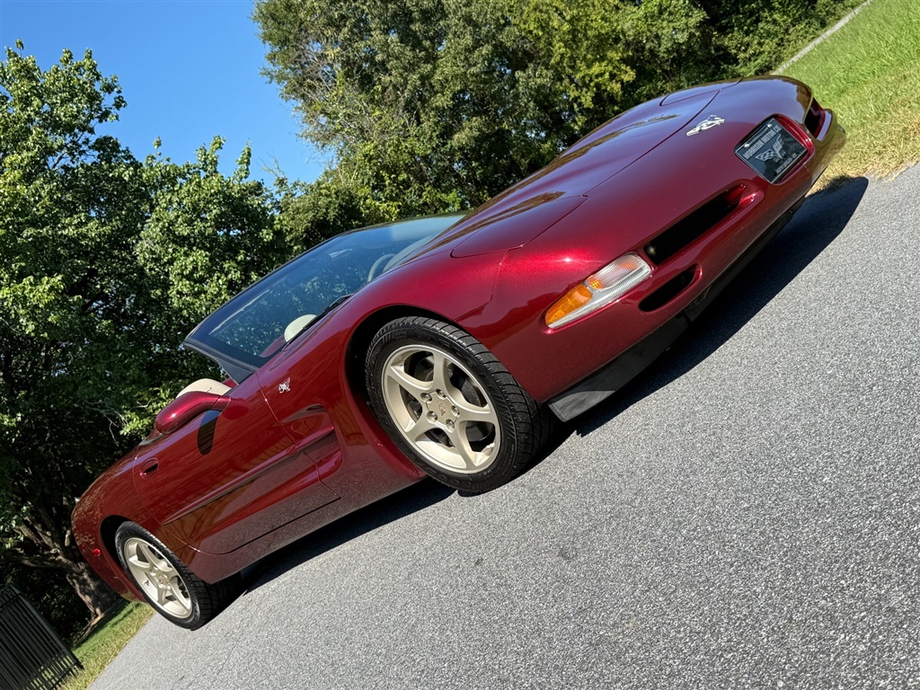 2003 Chevrolet Corvette photo 25