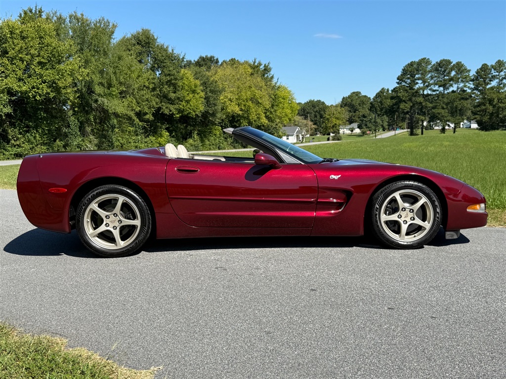 2003 Chevrolet Corvette photo 28