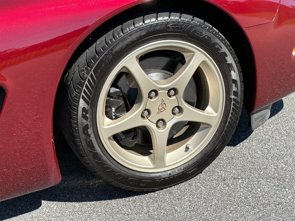 2003 Chevrolet Corvette photo 29
