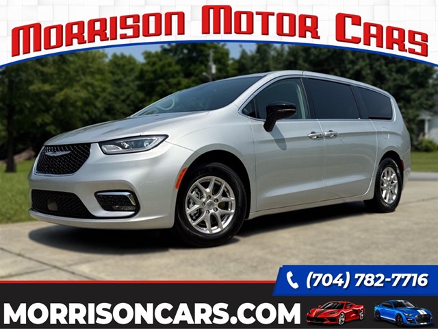 Picture of a 2024 Chrysler Pacifica Touring L