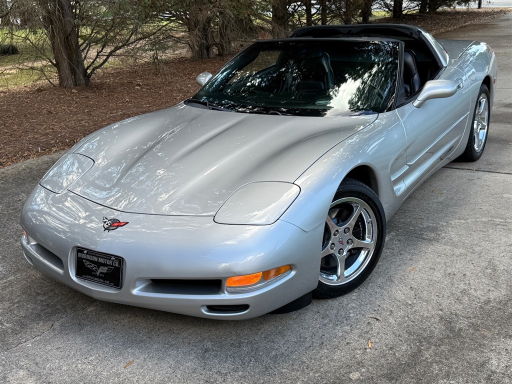2004 Chevrolet Corvette Coupe photo 11