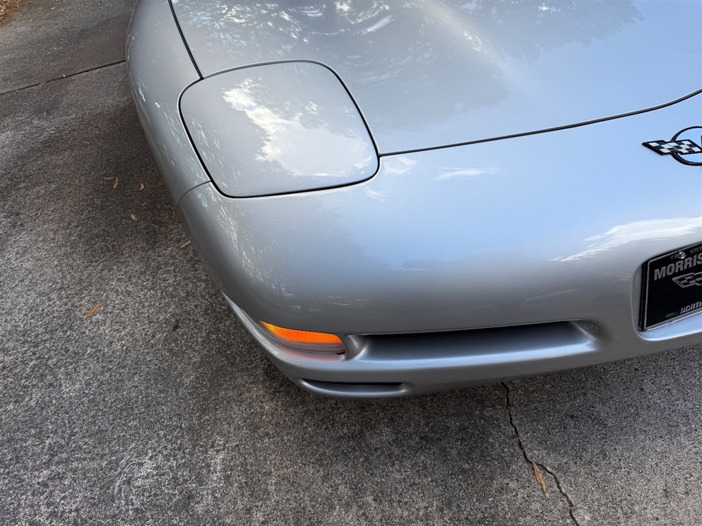 2004 Chevrolet Corvette Coupe photo 17