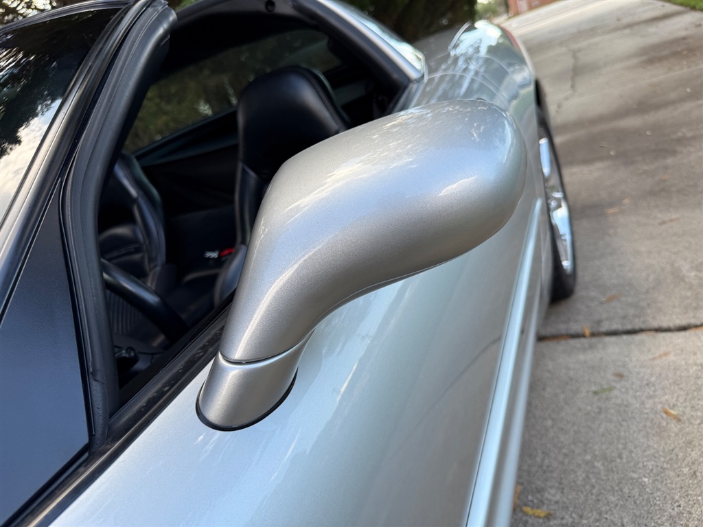 2004 Chevrolet Corvette Coupe photo 22