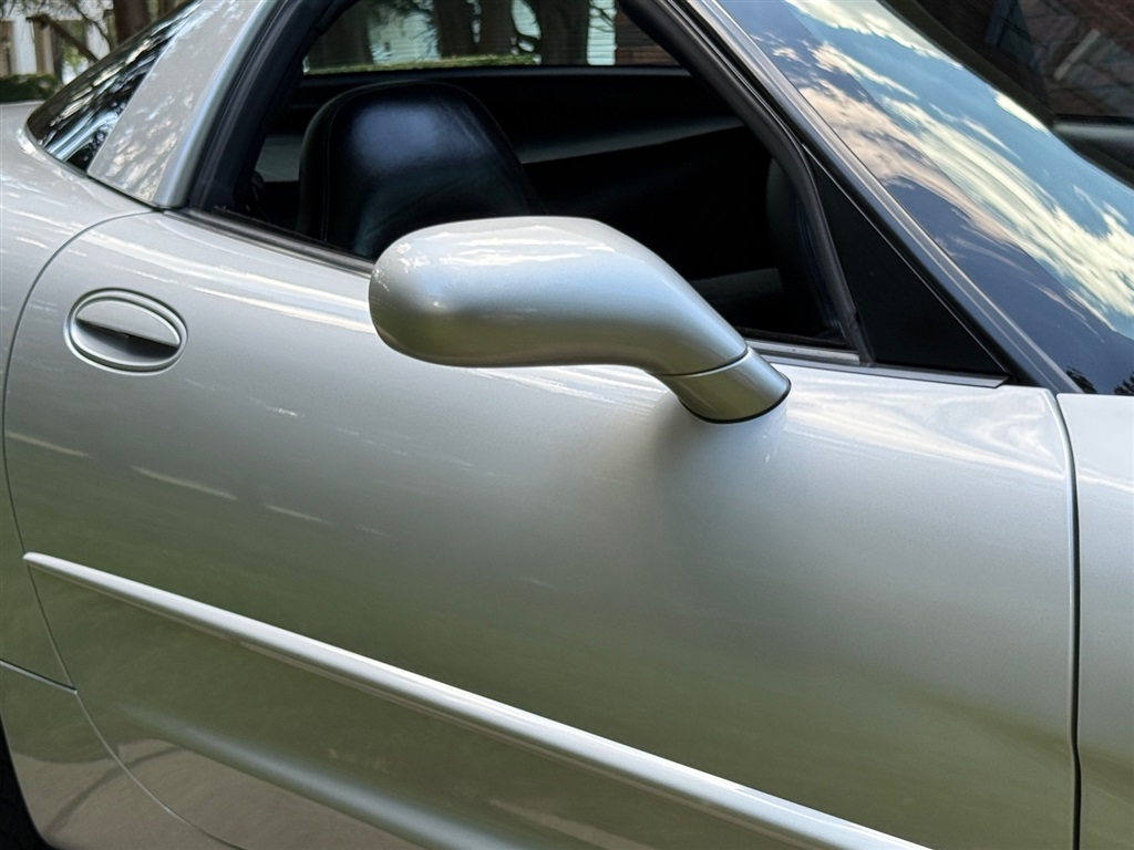 2004 Chevrolet Corvette Coupe photo 35