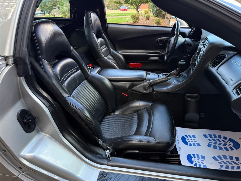 2004 Chevrolet Corvette Coupe photo 58