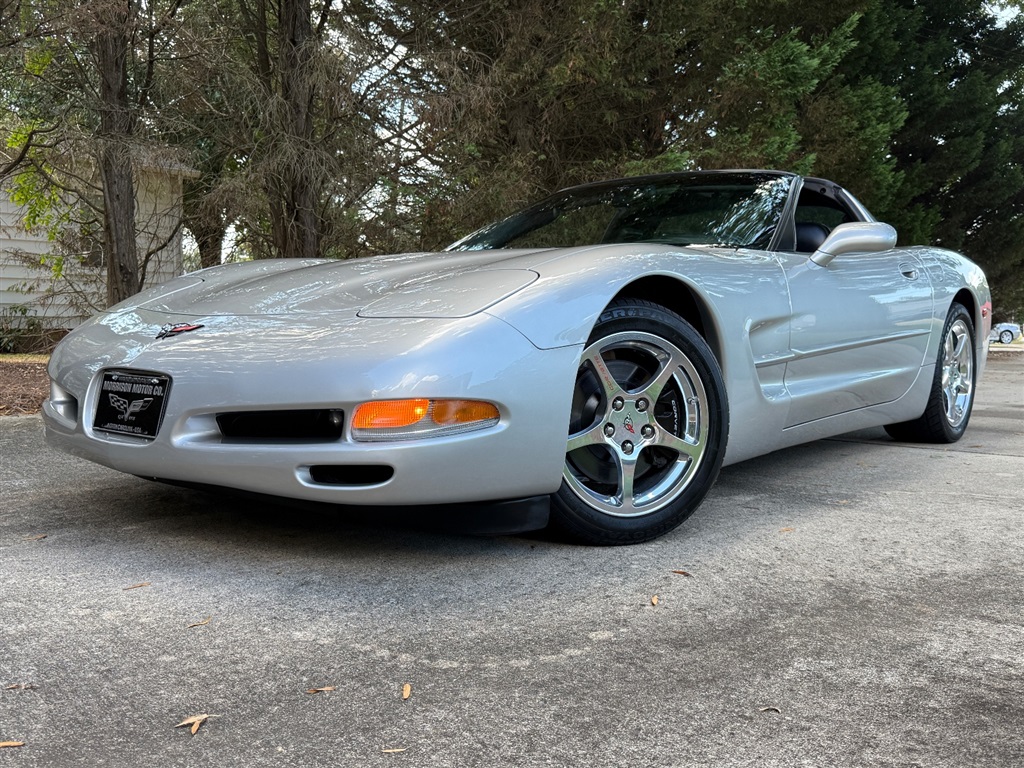 2004 Chevrolet Corvette Coupe photo 7