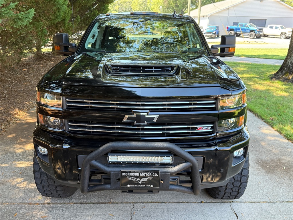 2017 Chevrolet Silverado 2500HD LTZ photo 9
