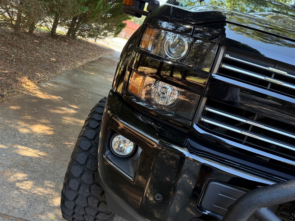 2017 Chevrolet Silverado 2500HD LTZ photo 10