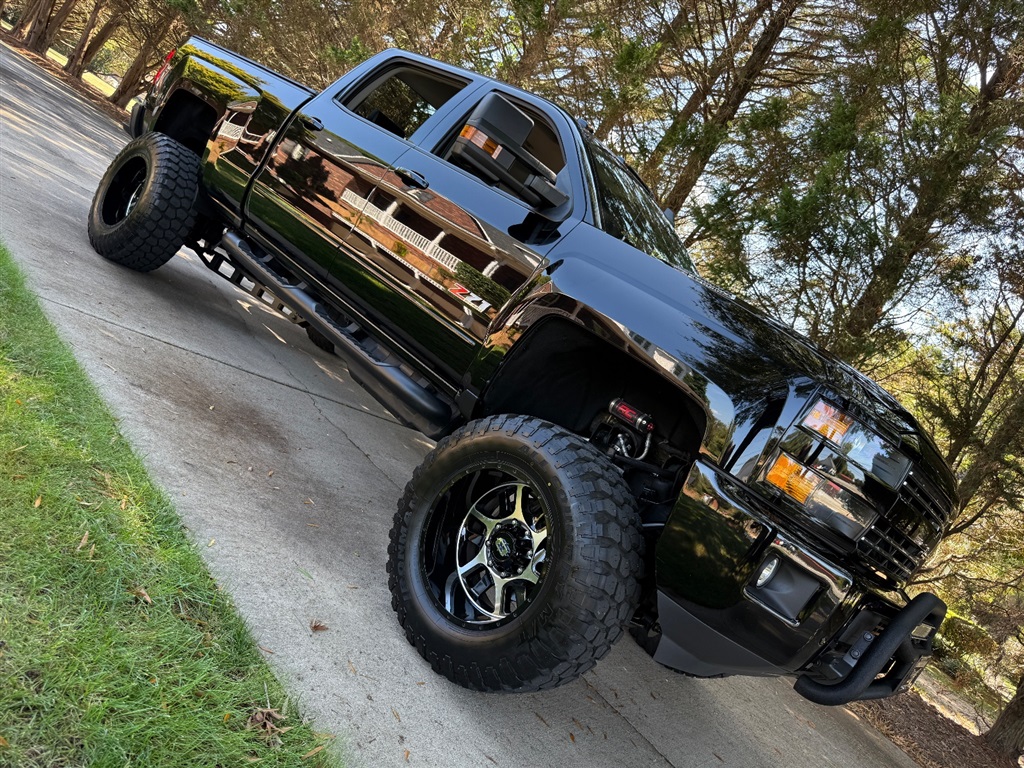 2017 Chevrolet Silverado 2500HD LTZ photo 27