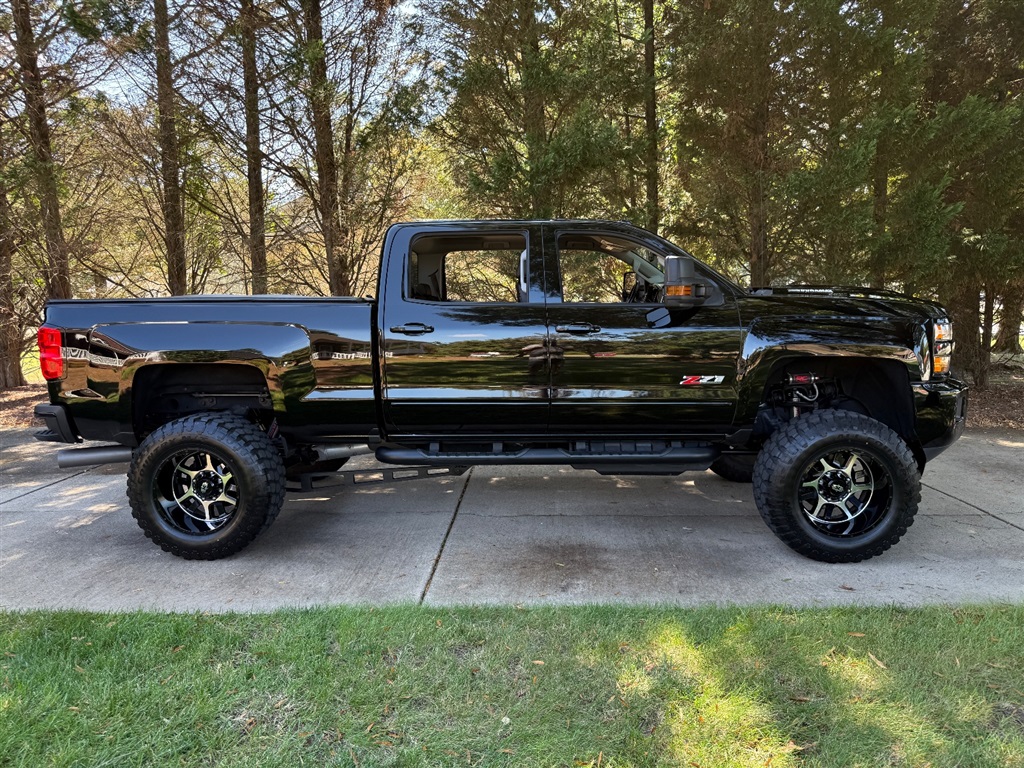 2017 Chevrolet Silverado 2500HD LTZ photo 31