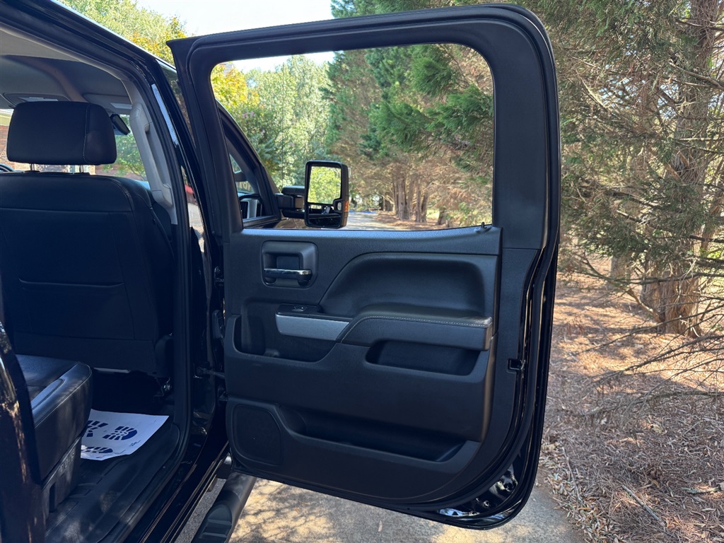 2017 Chevrolet Silverado 2500HD LTZ photo 57