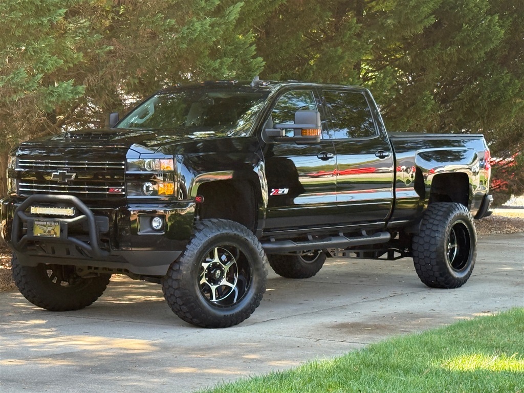 2017 Chevrolet Silverado 2500HD LTZ photo 6
