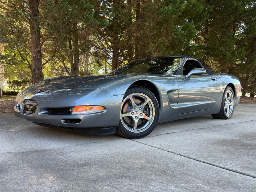 2004 Chevrolet Corvette Convertible photo 2