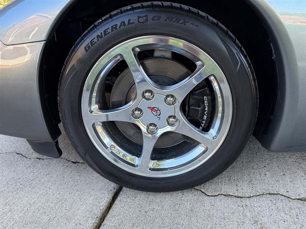 2004 Chevrolet Corvette Convertible photo 18
