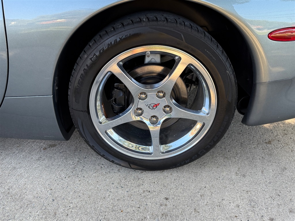 2004 Chevrolet Corvette Convertible photo 19