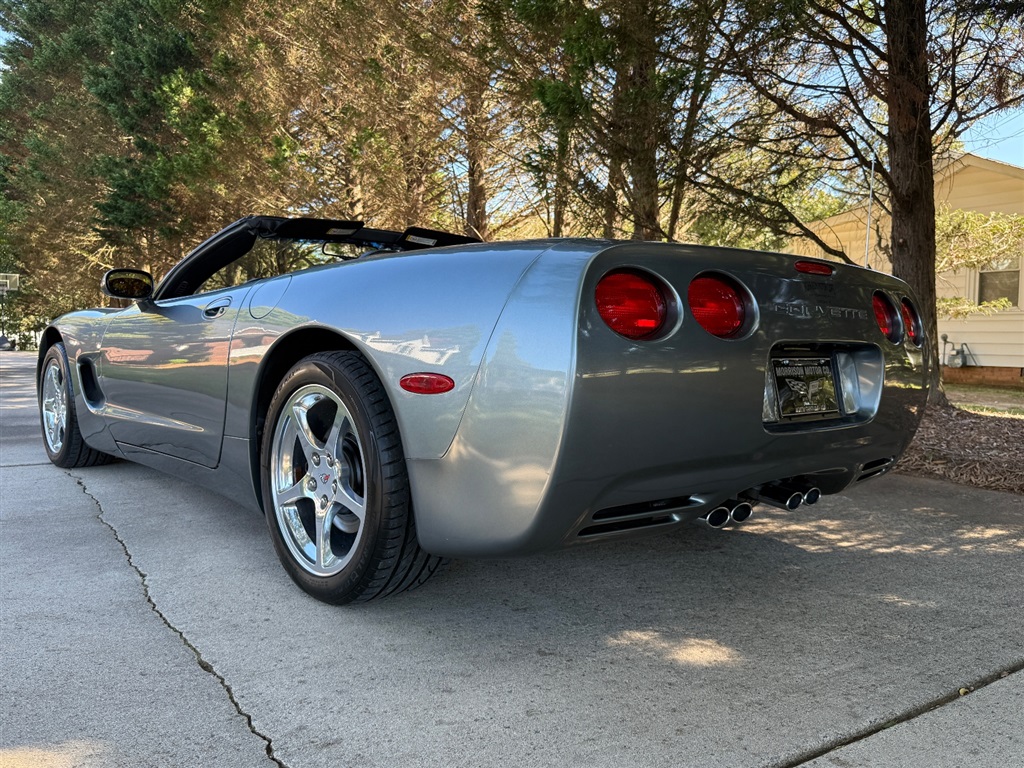2004 Chevrolet Corvette Convertible photo 22