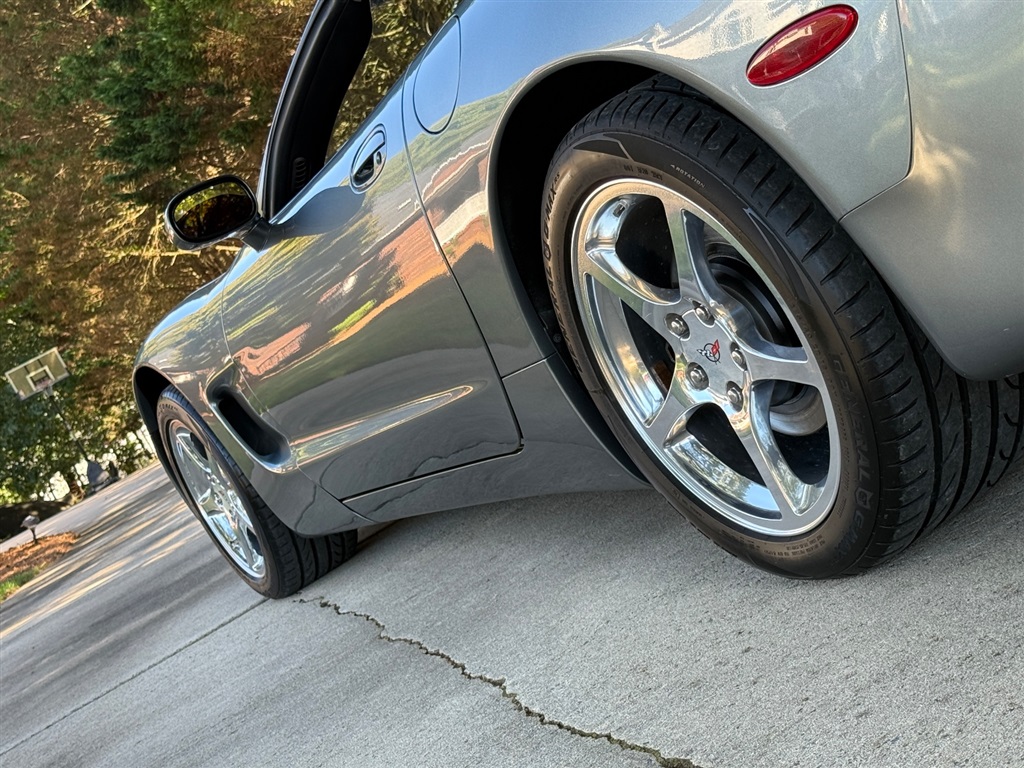 2004 Chevrolet Corvette Convertible photo 24