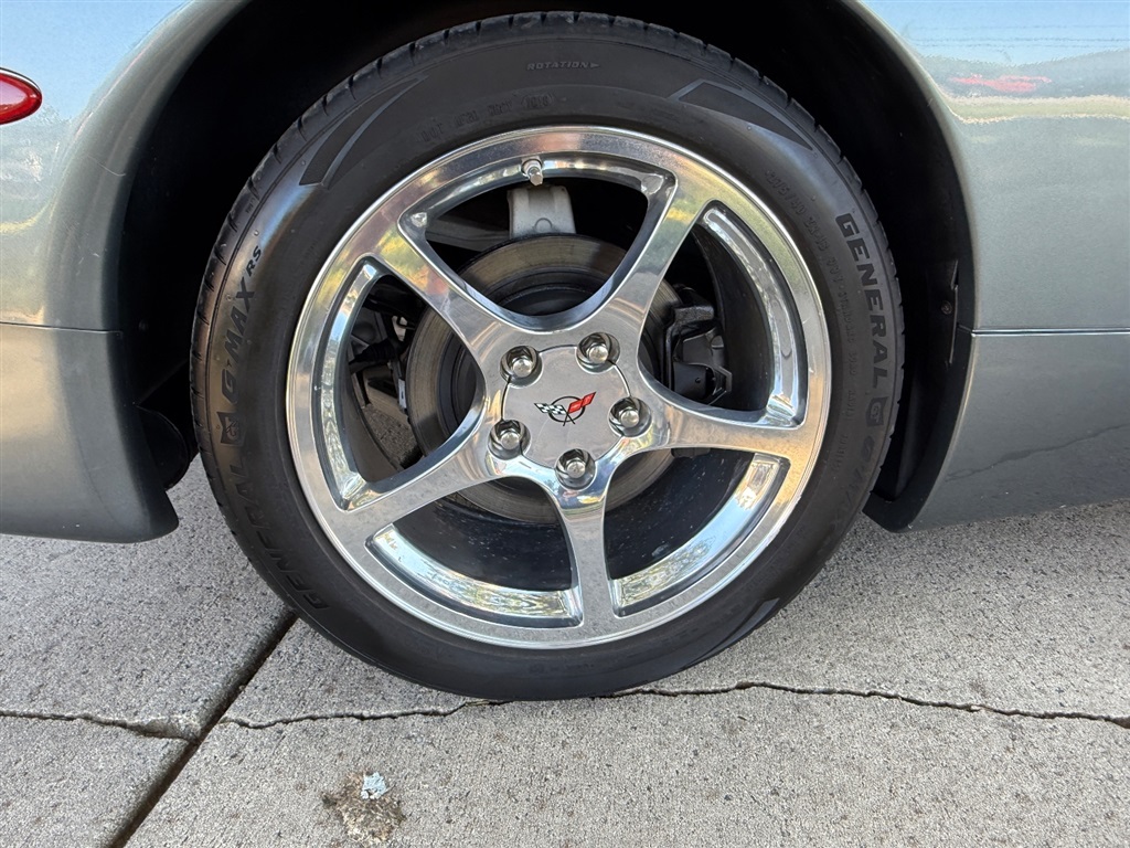 2004 Chevrolet Corvette Convertible photo 34