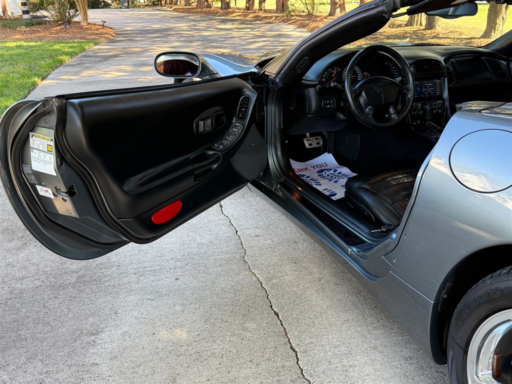 2004 Chevrolet Corvette Convertible photo 37